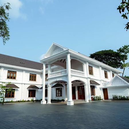 Hotel Heritage Plaza Котаям Екстериор снимка