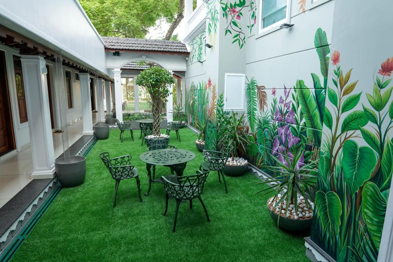 Hotel Heritage Plaza Котаям Екстериор снимка