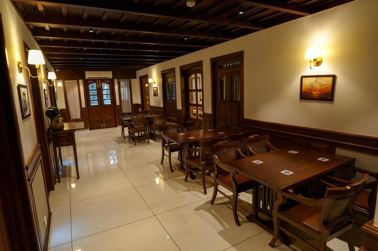 Hotel Heritage Plaza Котаям Екстериор снимка